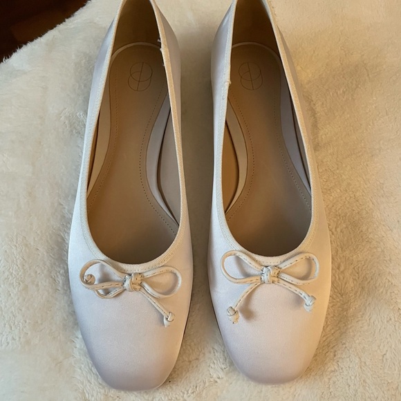 Porte & Paire Shoes - Porte & Paire Ivory / Cream Ballet Flats - EU 37.5